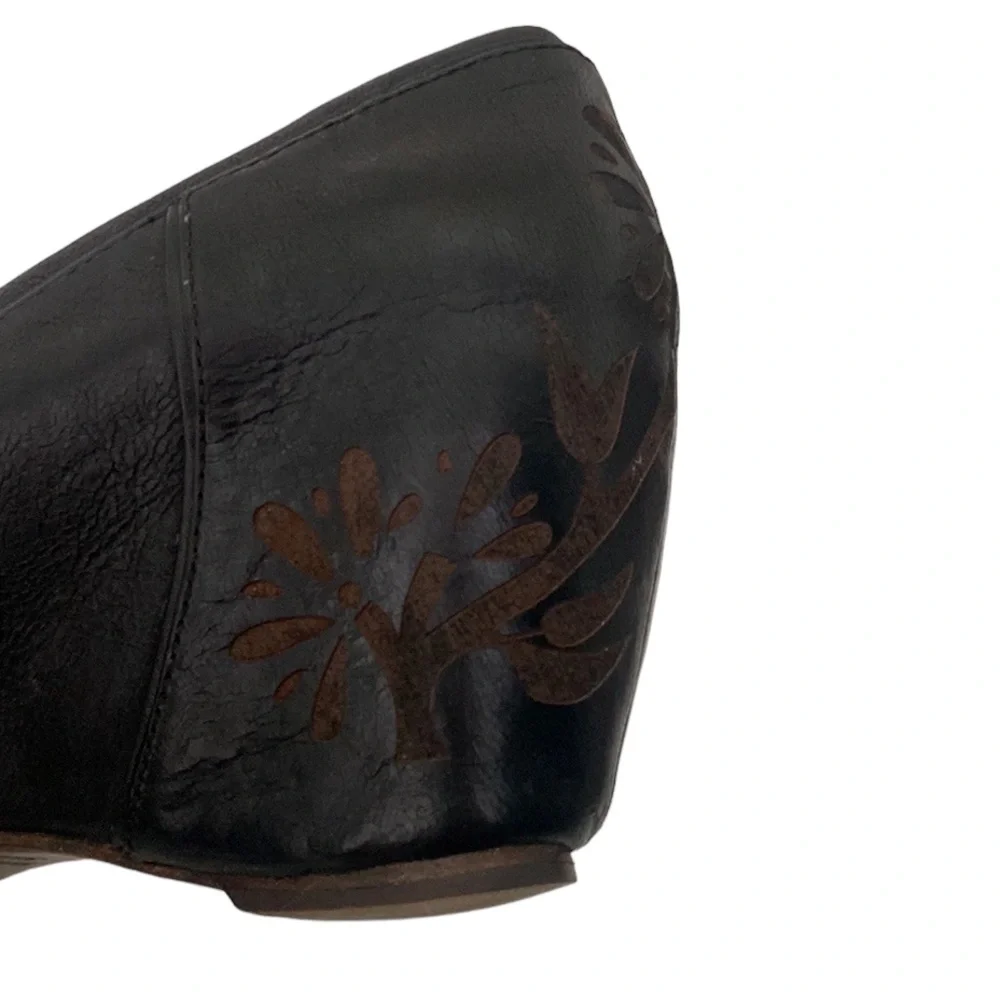 Modern Vintage Black Leather Floral Laser Cut Hidden Wedge Pumps